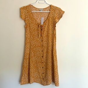 American Eagle XS here for it summer dress